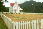 PICTURES/Oregon Coast Road - Heceta Lighthouse/t_Hacita Lighthouse Yard.JPG